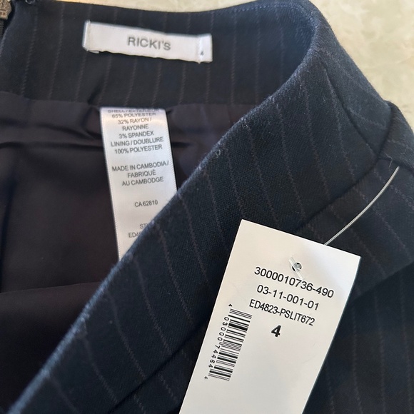 Ricki's Skirt - Picture 1 of 2